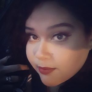 Meet your Posher, Odalys